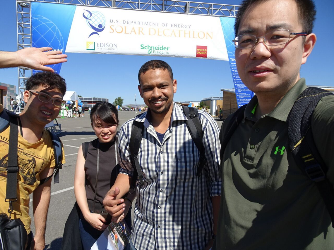 A memorable photo at the SD gate